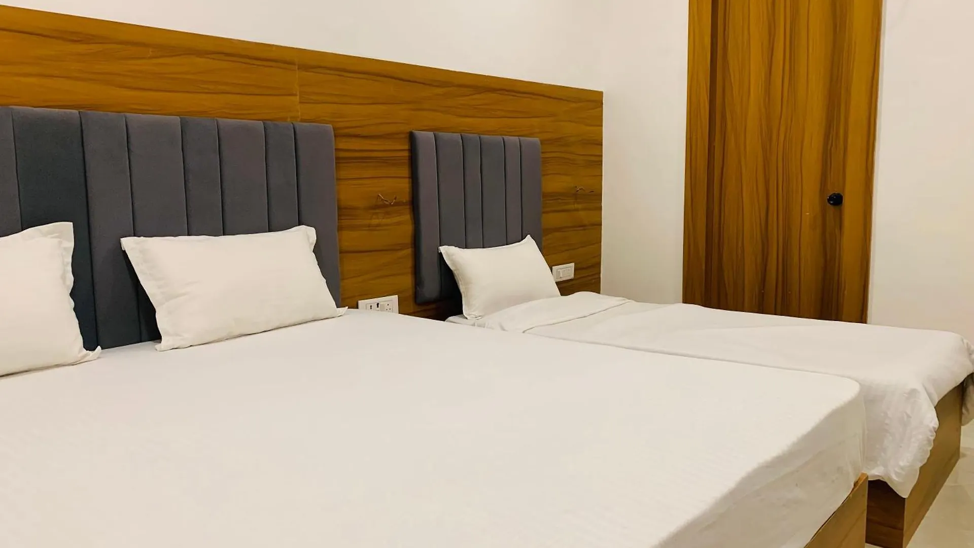 Royal Inn Benares 0*,  India